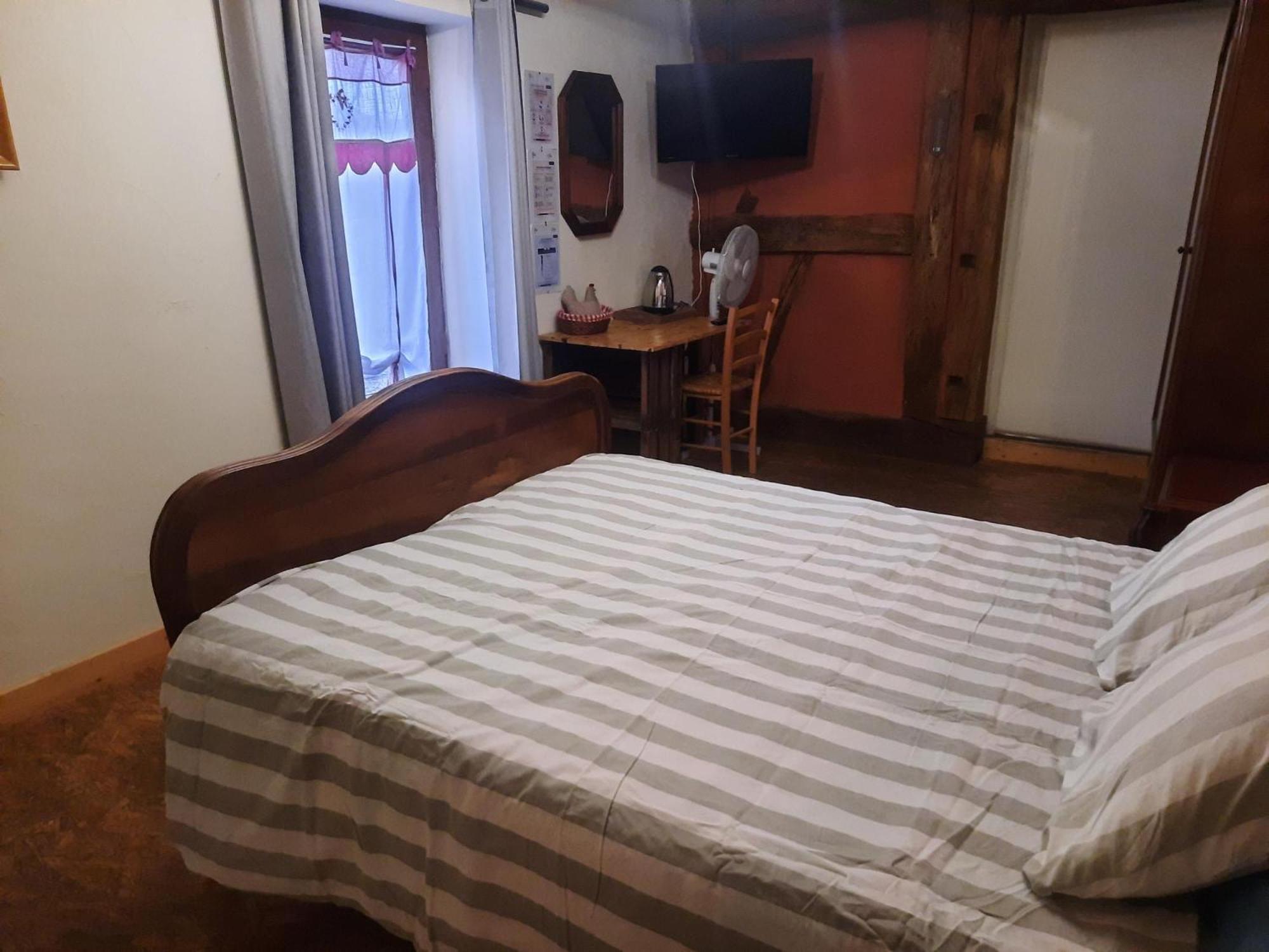 A La Poularde B&B Curciat-Dongalon Cameră foto
